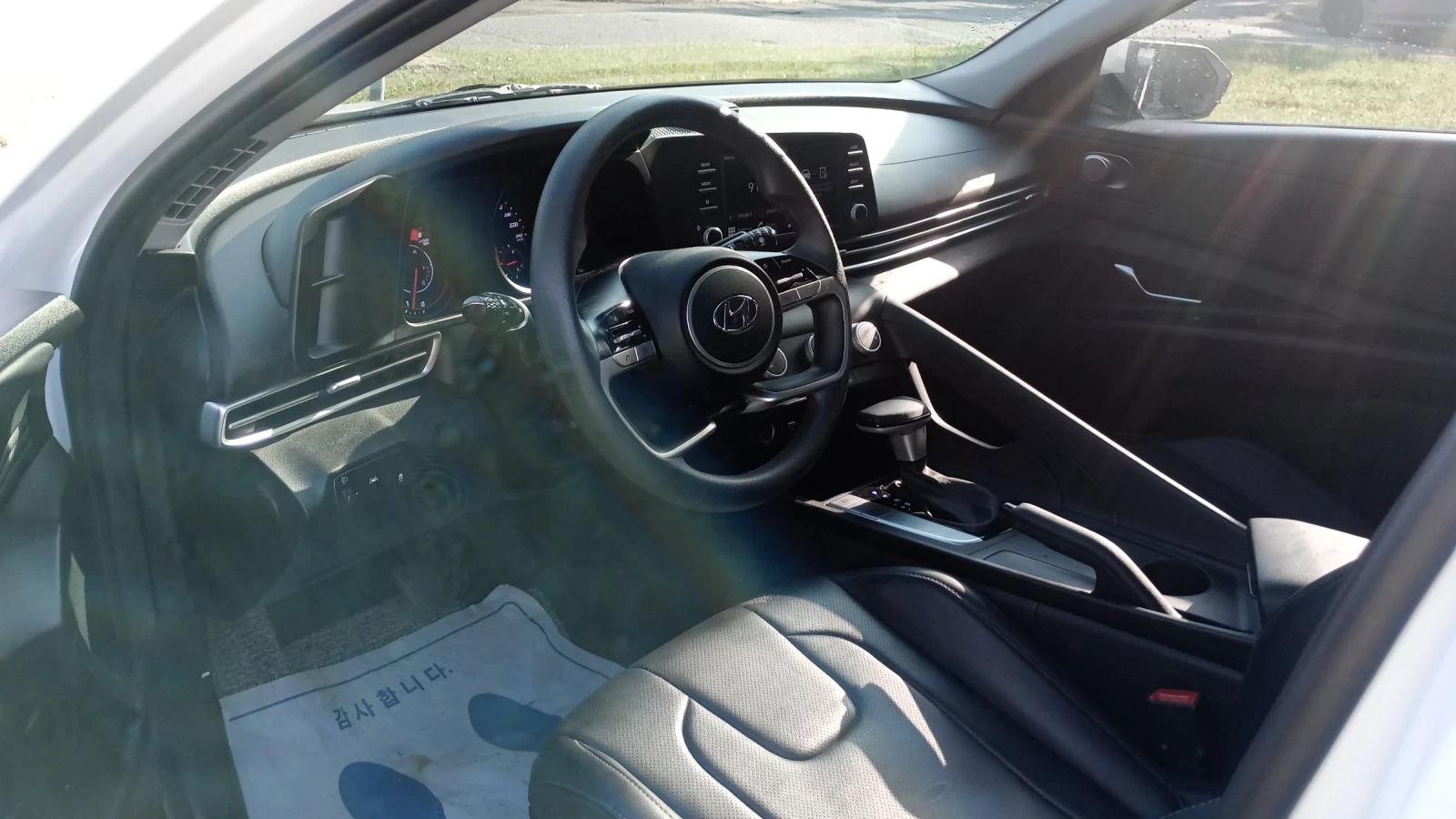 Hyundai Elantra Avante 2022 godina, снимка 7 - Автомобили и джипове - 54767626