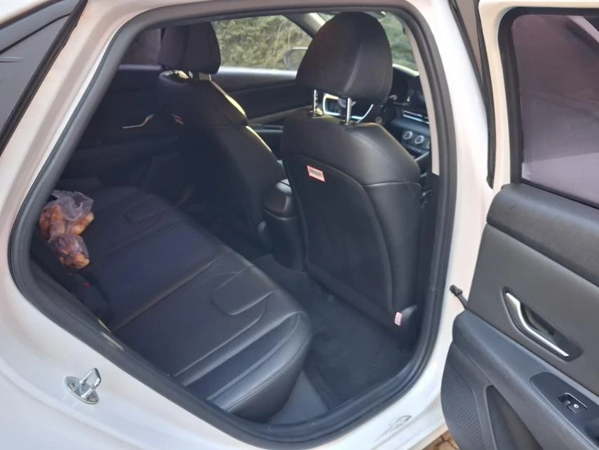 Hyundai Elantra Avante 2022 godina, снимка 7 - Автомобили и джипове - 54767626