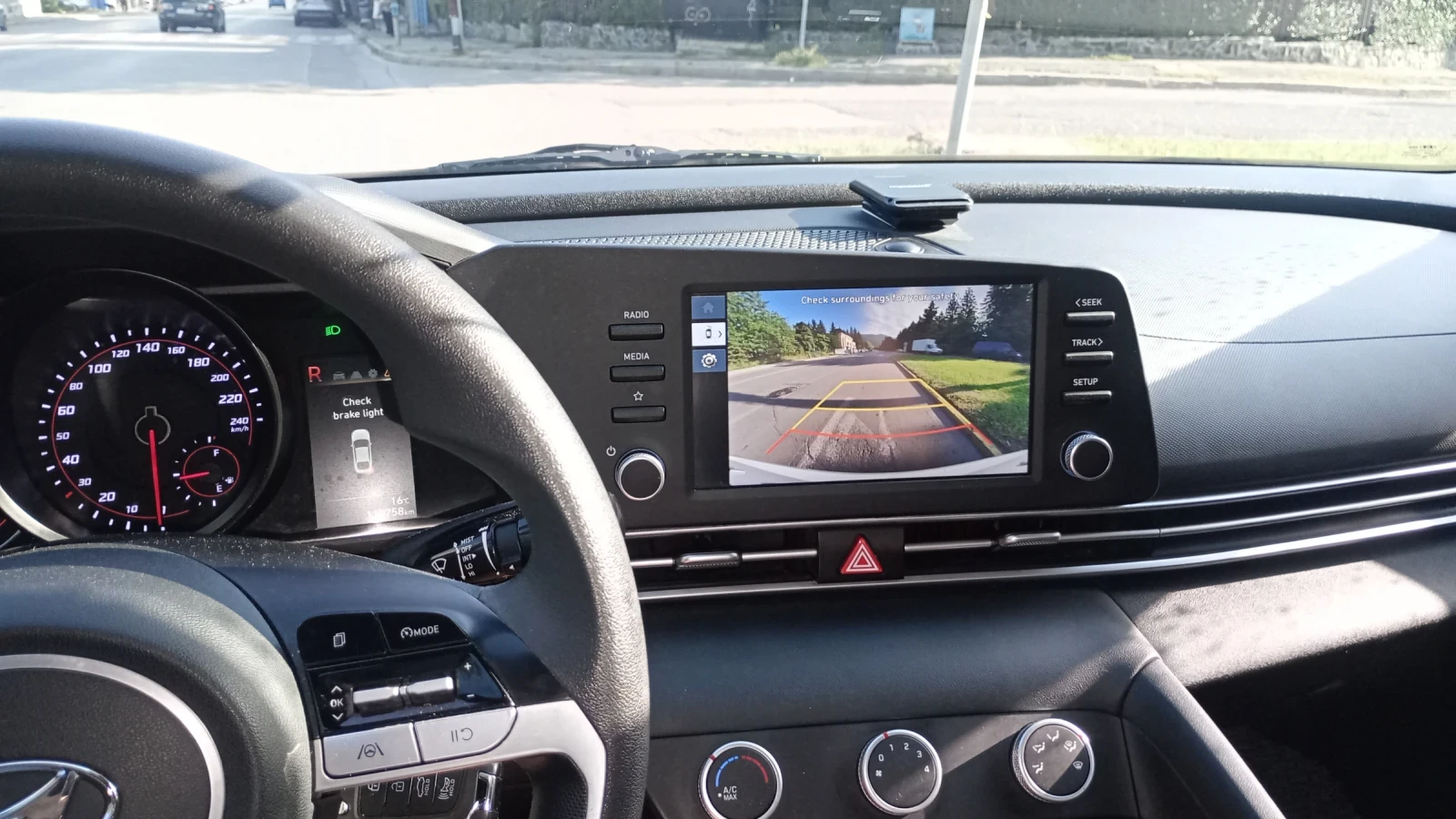 Hyundai Elantra Avante 2022 godina, снимка 11 - Автомобили и джипове - 54767626