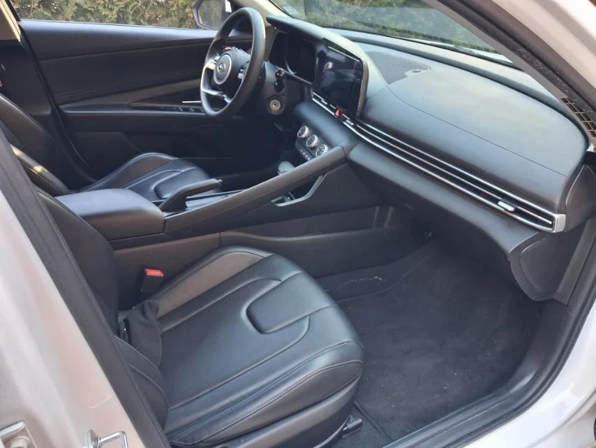 Hyundai Elantra Avante 2022 godina, снимка 6 - Автомобили и джипове - 54767626