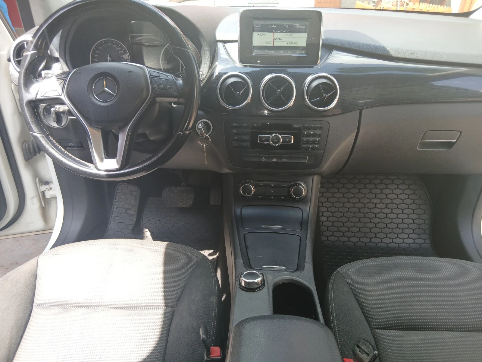 Mercedes-Benz B 180, снимка 9 - Автомобили и джипове - 54809090