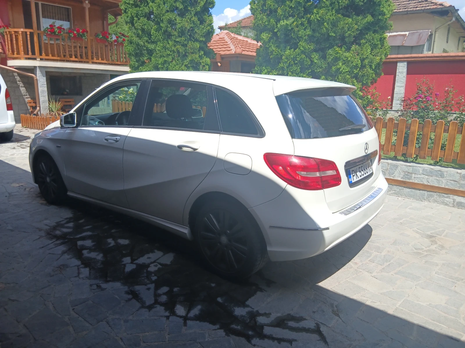 Mercedes-Benz B 180, снимка 2 - Автомобили и джипове - 54809090