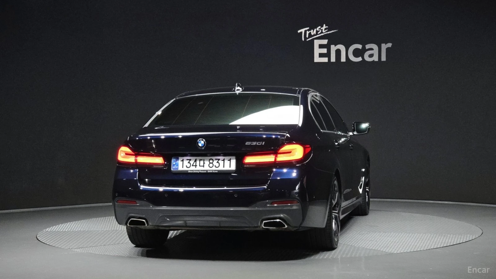 BMW 530 M-SPORT* ПОДГРЕВ* ОБДУХВАНЕ* ШИБИДАХ* 360* HUD* , снимка 4 - Автомобили и джипове - 55485450