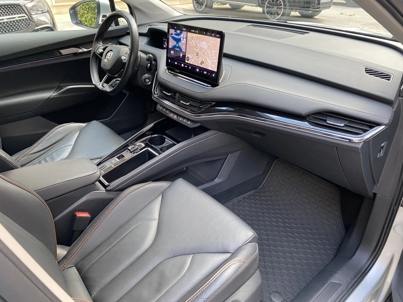 Skoda Enyaq iV 80/  SOH 92%, снимка 11 - Автомобили и джипове - 56024524