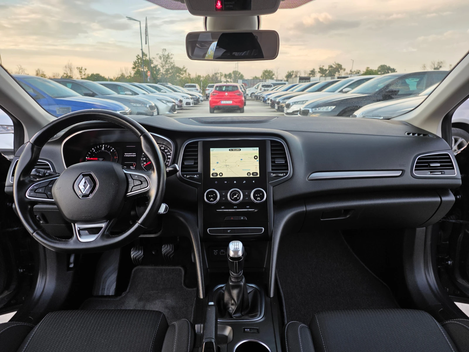 Renault Megane 1.5DCI-6ск, снимка 15 - Автомобили и джипове - 56260201