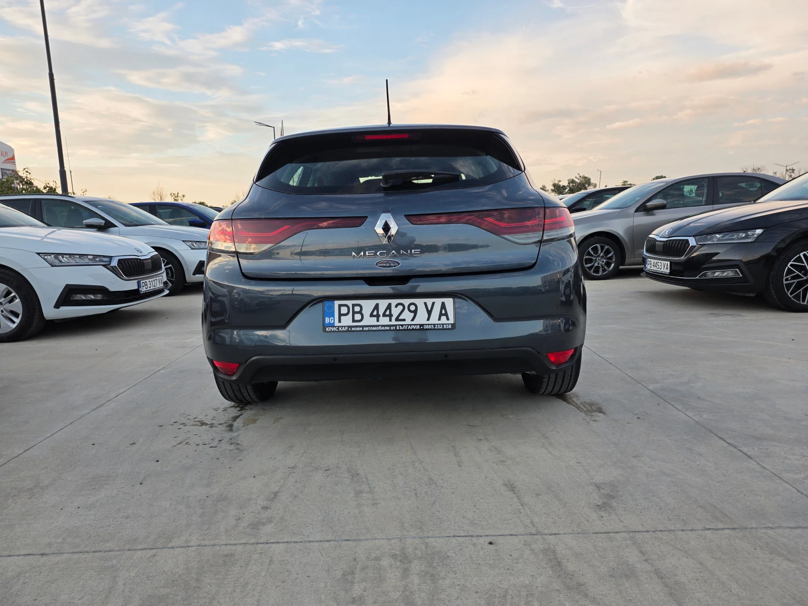 Renault Megane 1.5DCI-6ск, снимка 4 - Автомобили и джипове - 56260201
