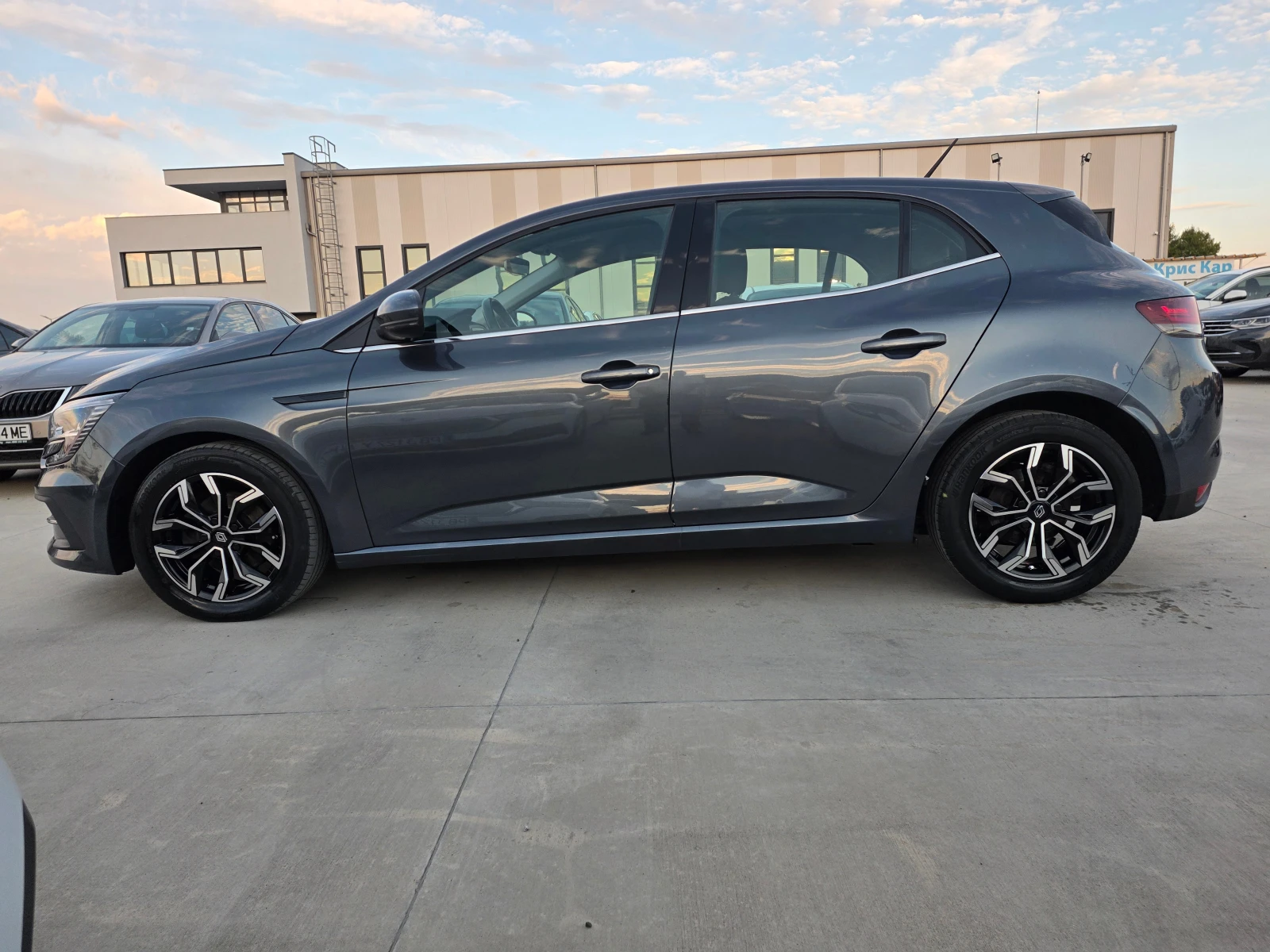 Renault Megane 1.5DCI-6ск, снимка 2 - Автомобили и джипове - 56260201