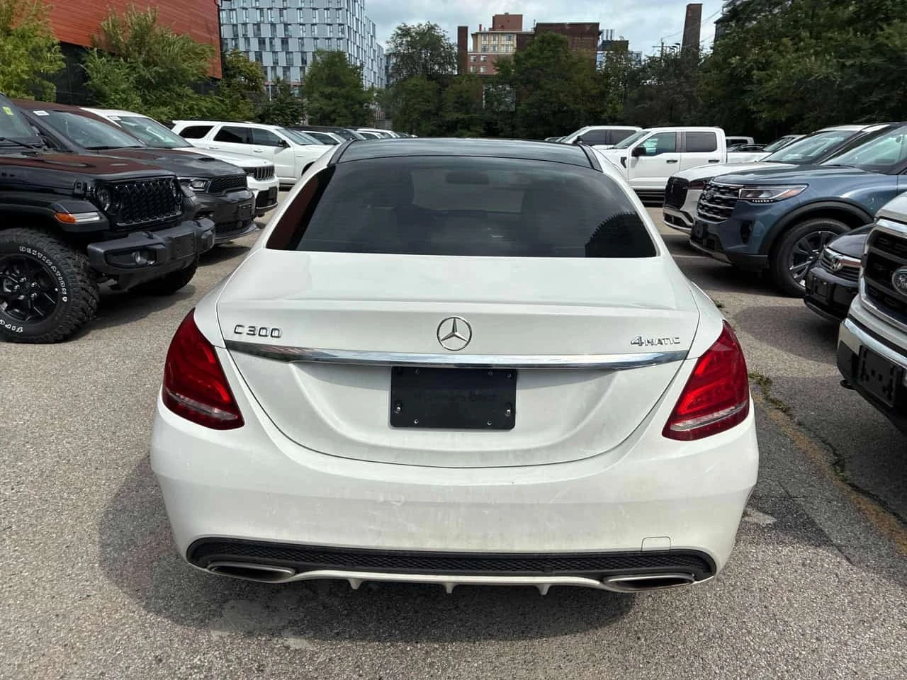 Mercedes-Benz C 300 * CARFAX * , снимка 4 - Автомобили и джипове - 56310222