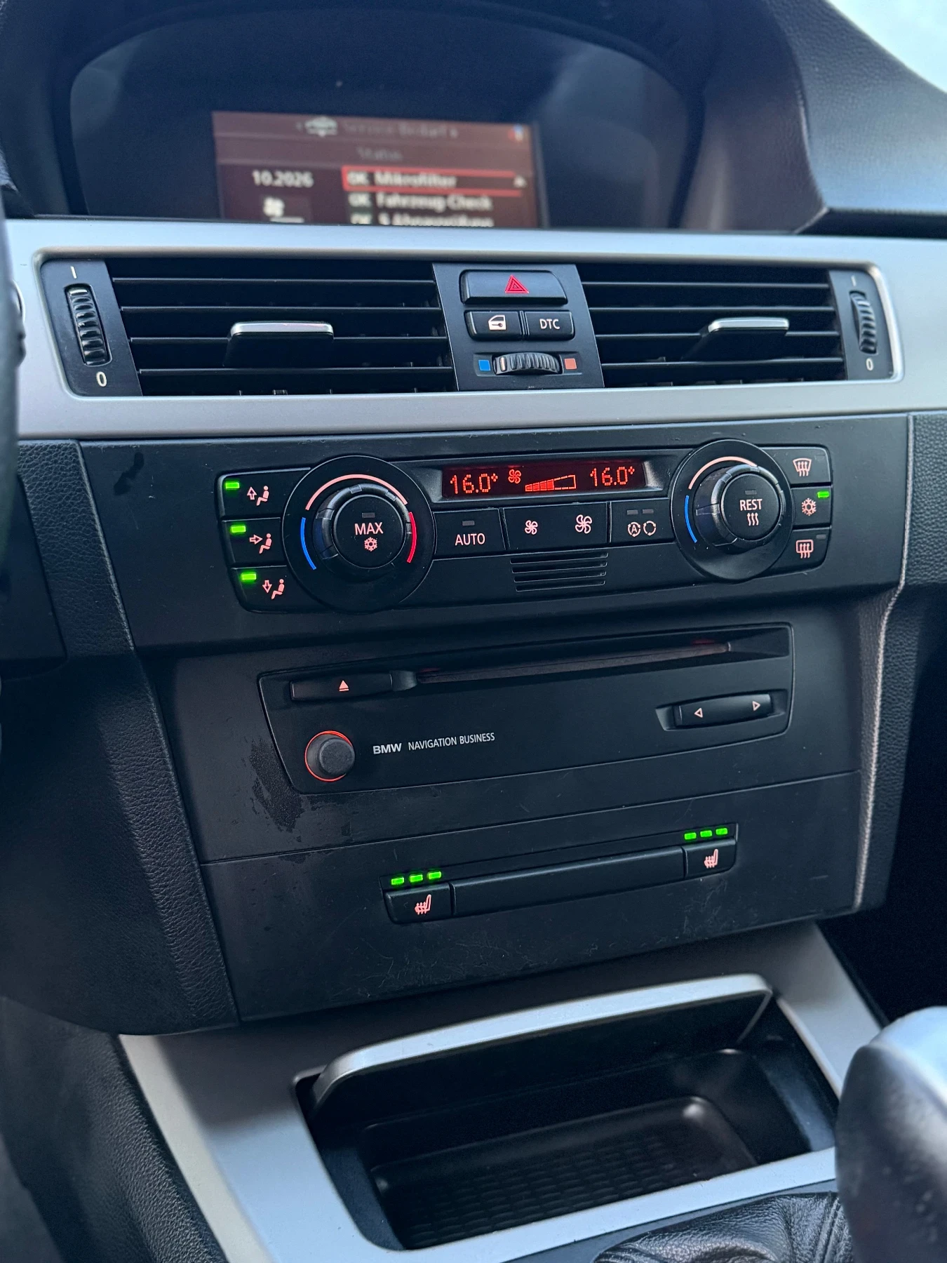 BMW 320 AUTOMAT~NAVI~, снимка 13 - Автомобили и джипове - 56433840