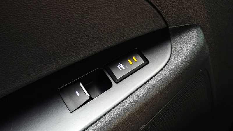 Hyundai Tucson 2.0 CRDI / АВТОМАТИК !!!, снимка 13 - Автомобили и джипове - 51857564