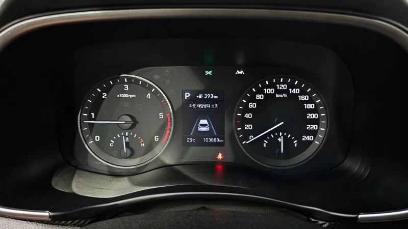 Hyundai Tucson 2.0 CRDI / АВТОМАТИК !!!, снимка 14 - Автомобили и джипове - 51857564