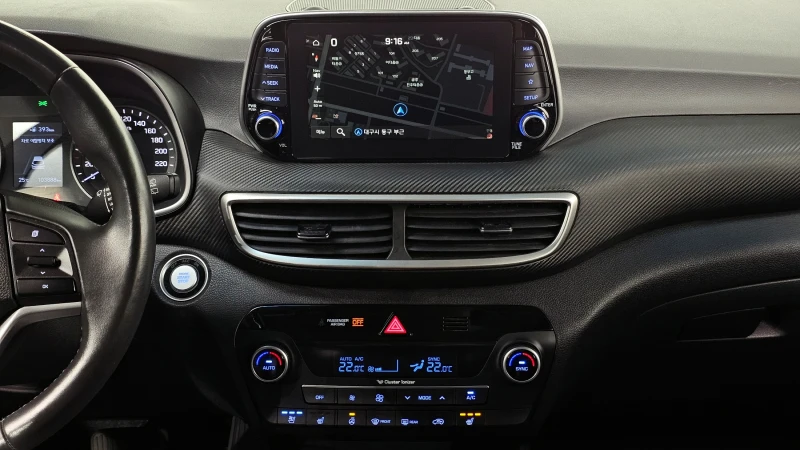 Hyundai Tucson 2.0 CRDI / АВТОМАТИК !!!, снимка 11 - Автомобили и джипове - 51857564