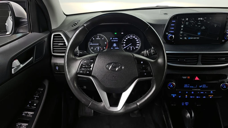 Hyundai Tucson 2.0 CRDI / АВТОМАТИК !!!, снимка 10 - Автомобили и джипове - 51857564