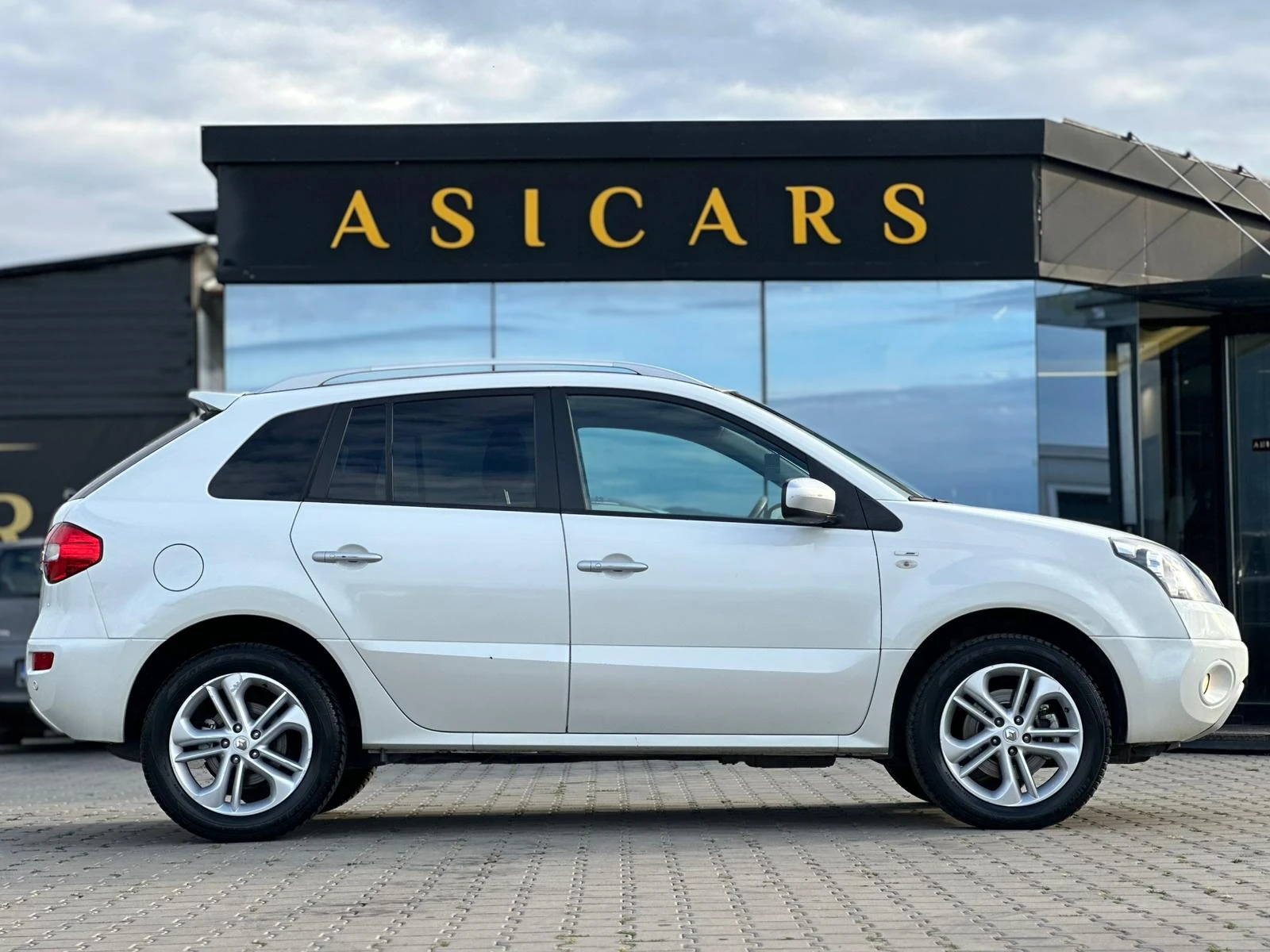 Renault Koleos / 2.0D / 51000 KM !!! / 4X4 / BOSE / TOP / - изображение 6