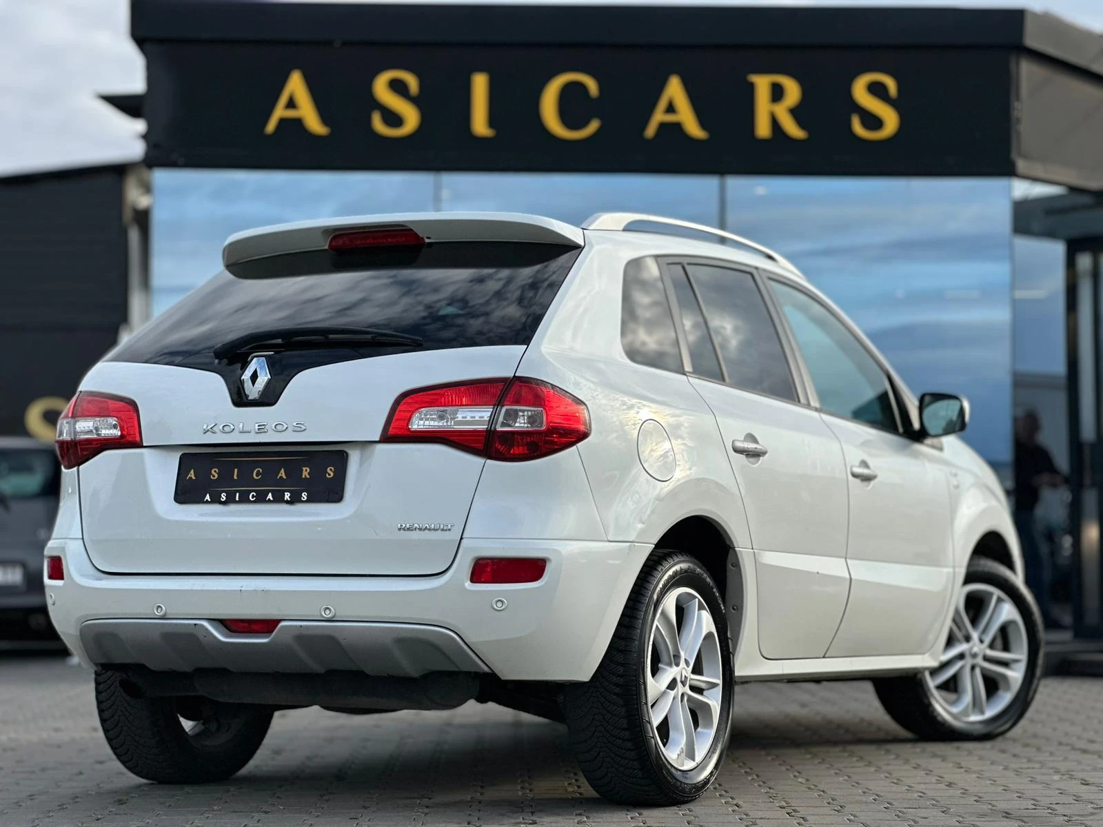 Renault Koleos / 2.0D / 51000 KM !!! / 4X4 / BOSE / TOP / - изображение 5