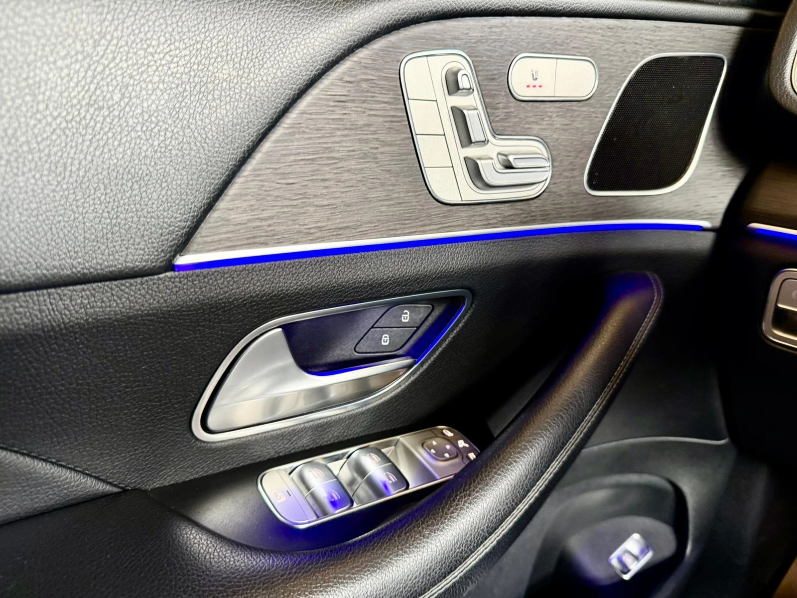 Mercedes-Benz GLE 300 d* AMG* 4Matic * Лизинг, снимка 7 - Автомобили и джипове - 53878621