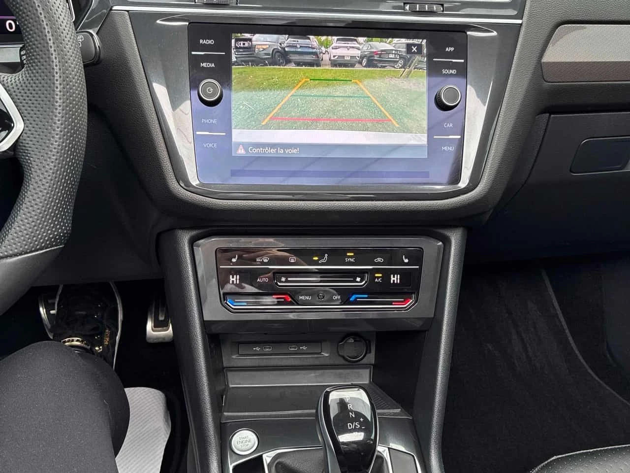 VW Tiguan * Comfortline R Line Black Edition * CARFAX * , снимка 9 - Автомобили и джипове - 54702954