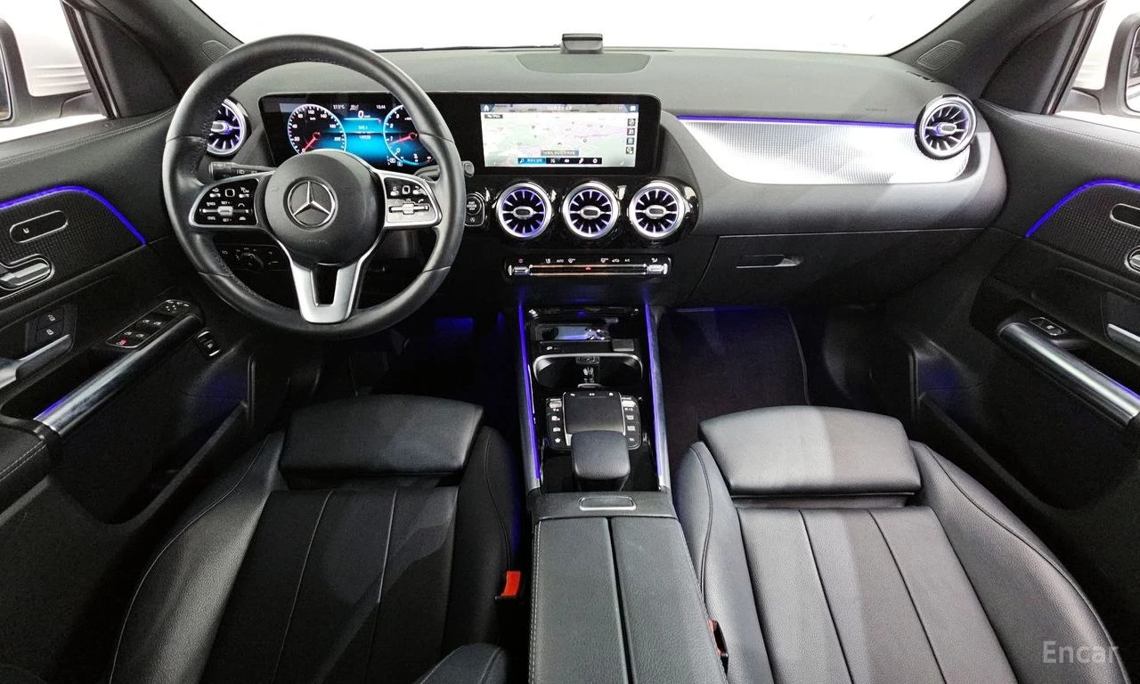 Mercedes-Benz GLA 220 ДИГИТАЛНО* ТАБЛО* LANE* ASSIST* ПАНОРАМА* 360КАМЕР, снимка 6 - Автомобили и джипове - 54744044