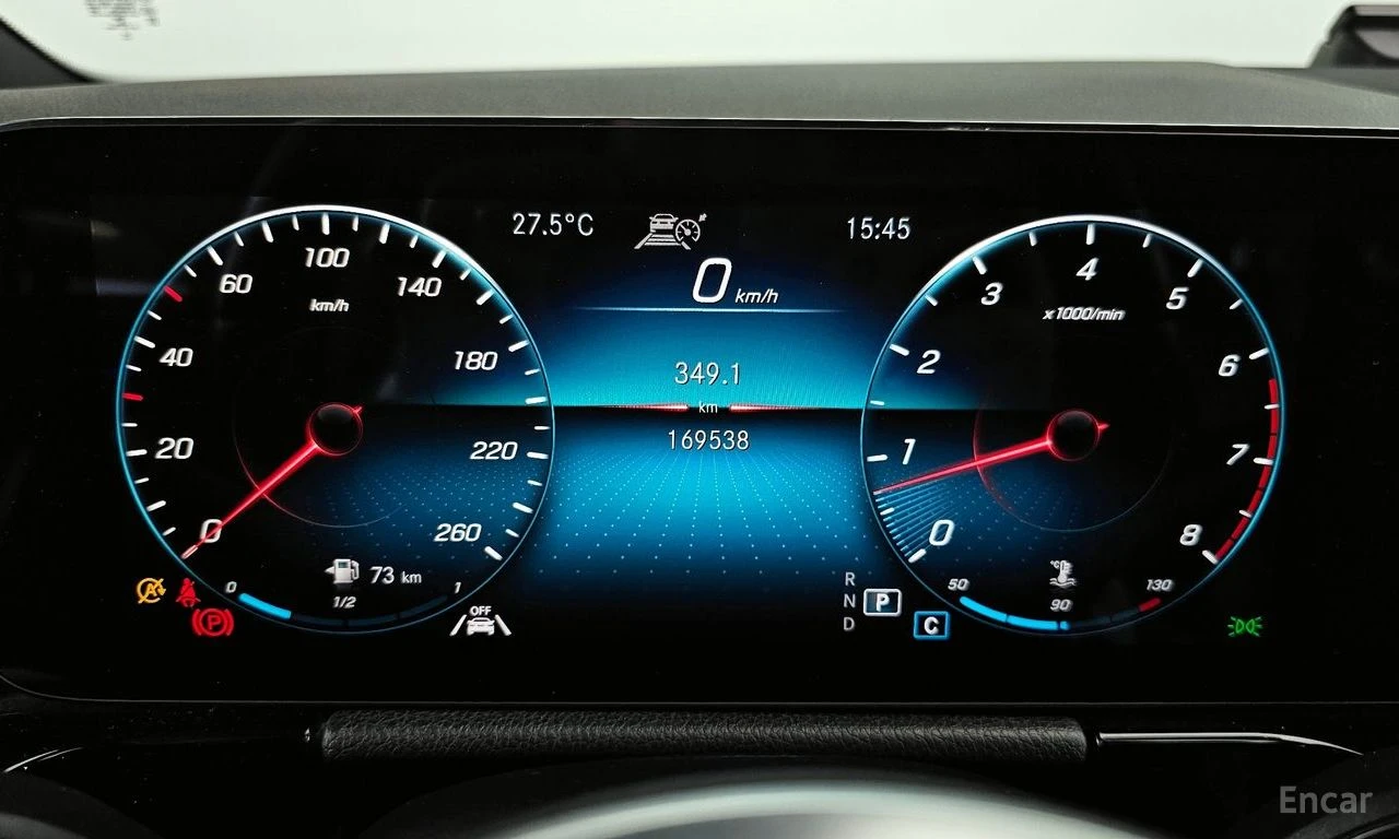 Mercedes-Benz GLA 220 ДИГИТАЛНО* ТАБЛО* LANE* ASSIST* ПАНОРАМА* 360КАМЕР, снимка 13 - Автомобили и джипове - 54744044