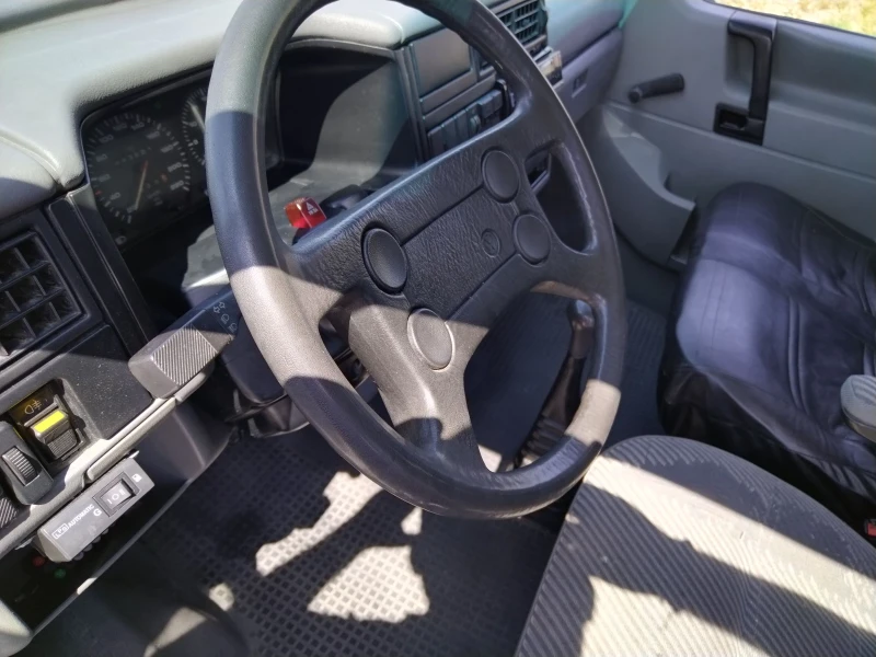 VW Transporter Caravelle, бензин газ, 9 места. , снимка 12 - Бусове и автобуси - 50008382