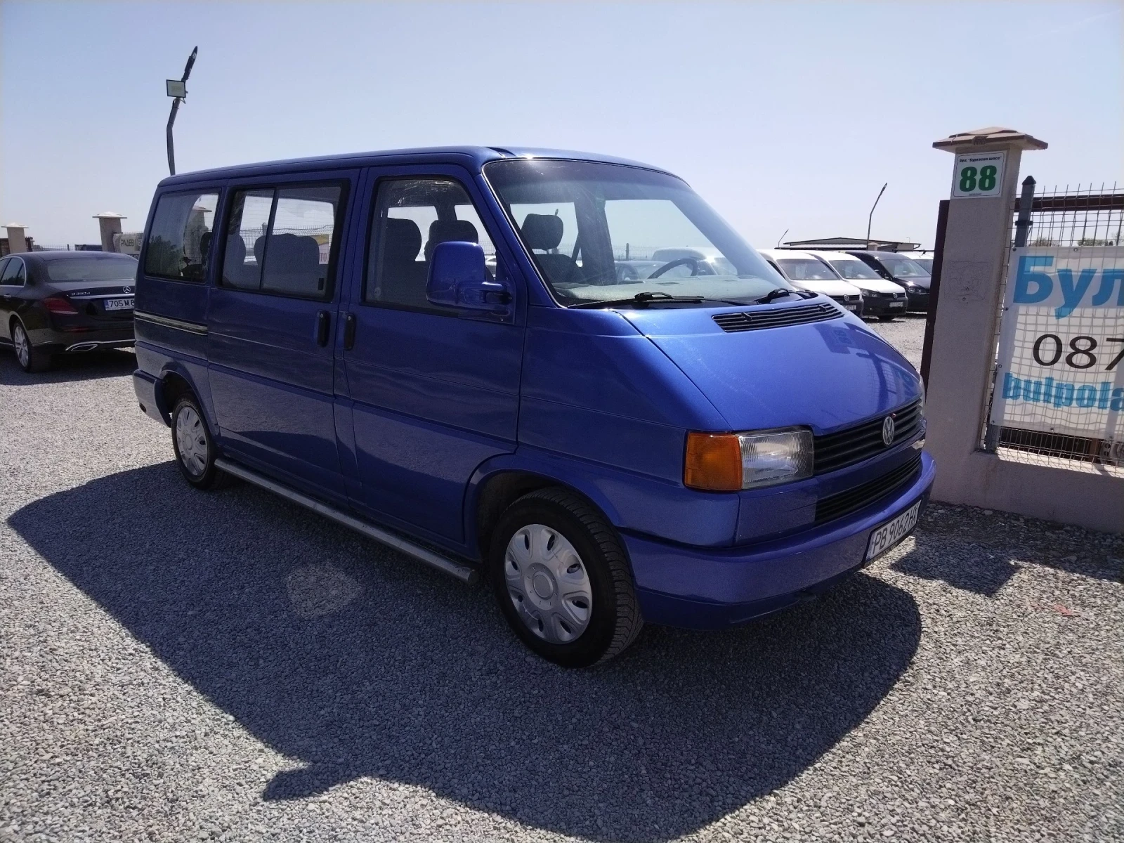 VW Transporter Caravelle, бензин газ, 9 места.  - изображение 8