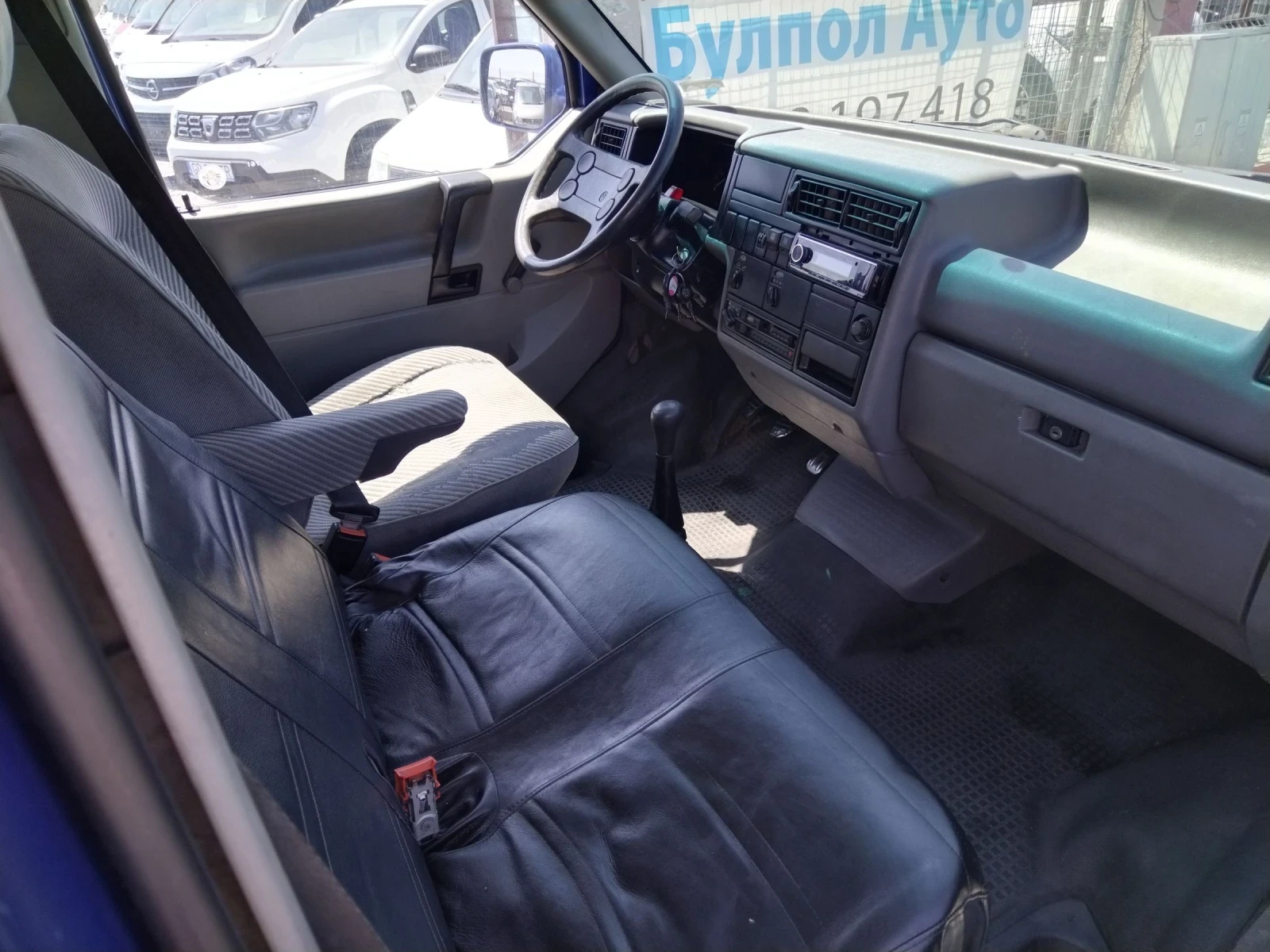 VW Transporter Caravelle, бензин газ, 9 места.  - изображение 9