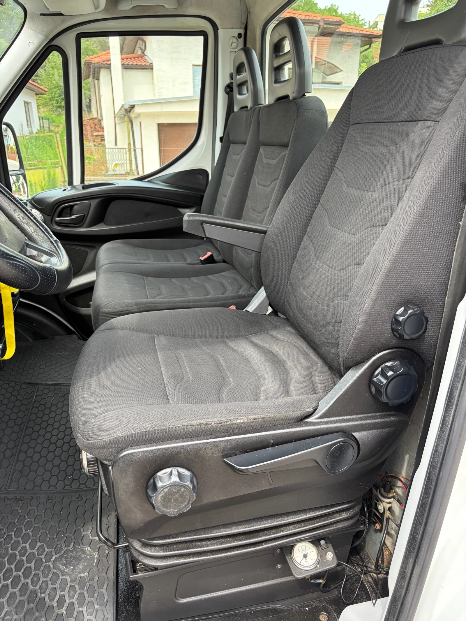 Iveco Daily, снимка 13 - Бусове и автобуси - 55434884