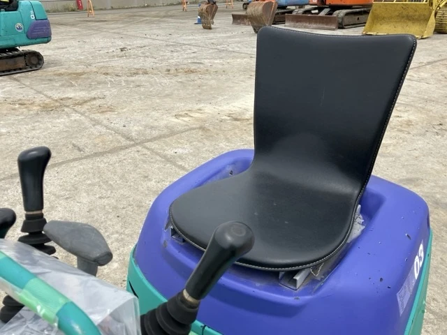 Багер Komatsu PC03-2F * ВГРАДЕН ЧУК + ЛИНЯ * ОЧАКВАН 30.10.26!!!, снимка 10 - Индустриална техника - 55117340