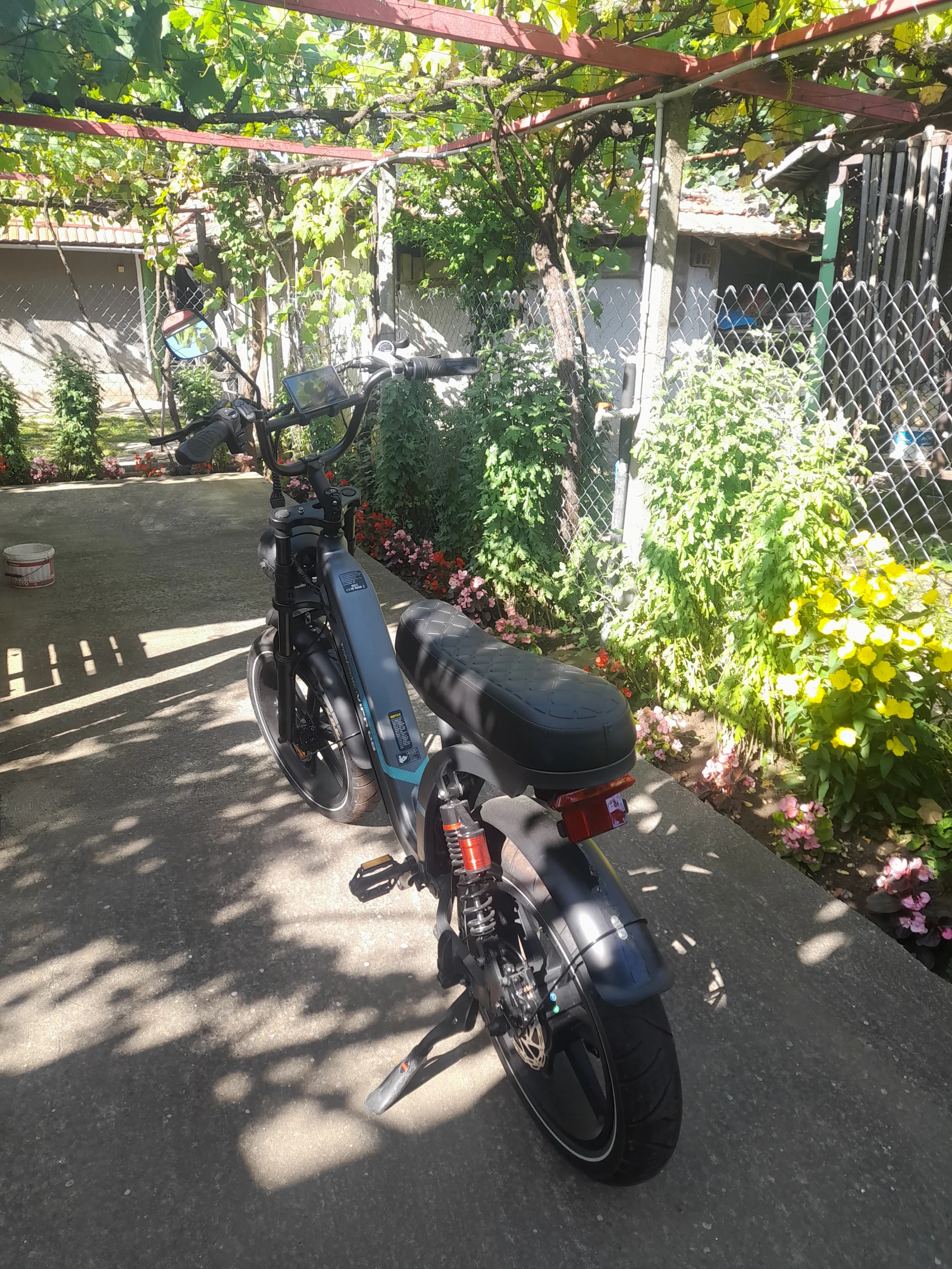 ������� ������������ ��������� �UXI Q8 30 ������� | Mobile.bg � ����������� 4
