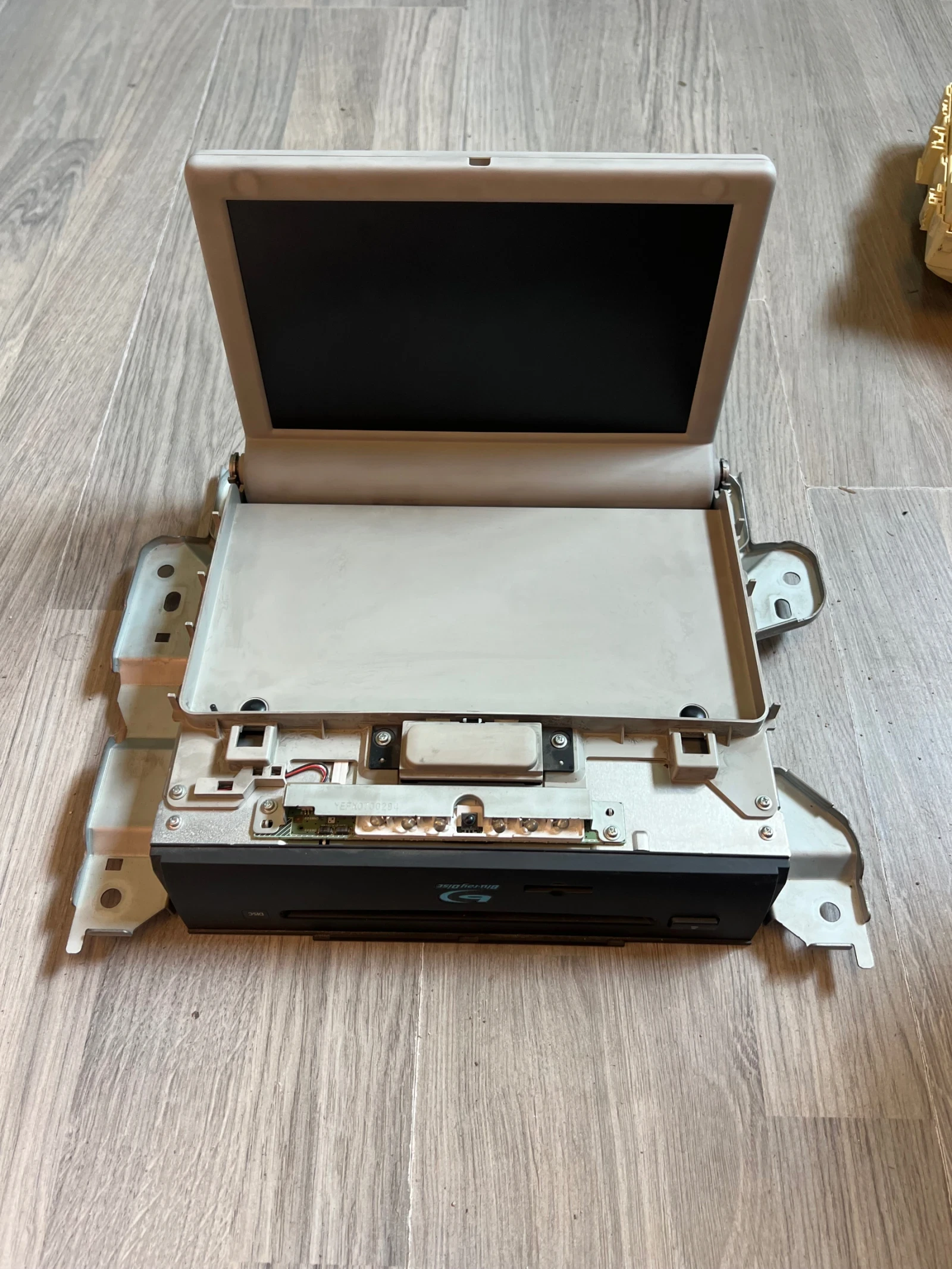 86680-60270-B0 ����� ������� DVD  TOYOTA LAND CRUSER 150 CV-ST43G1AJ | Mobile.bg � ����������� 2