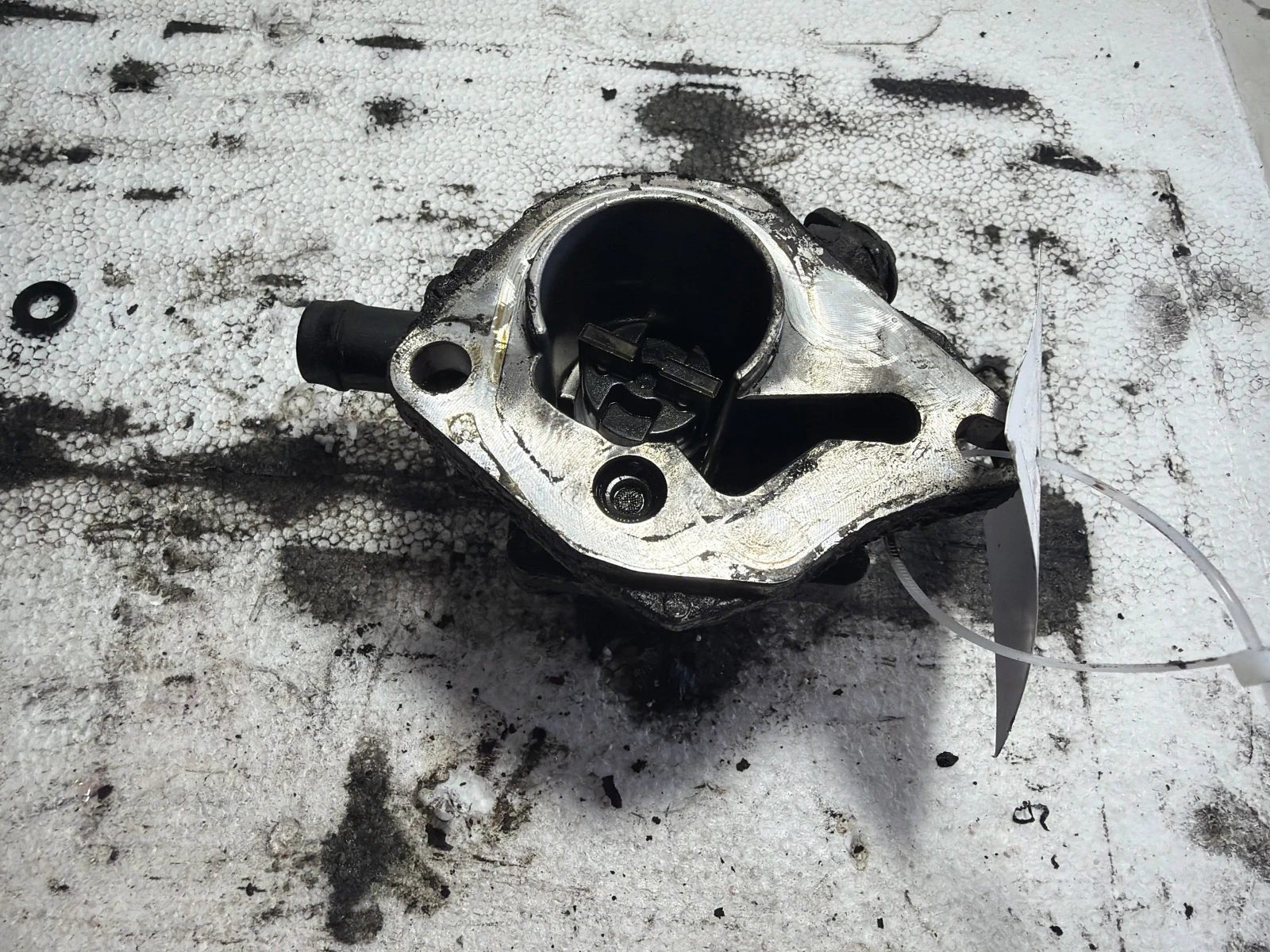 вакуум помпа 006730302 1.5DCI Renault Megane