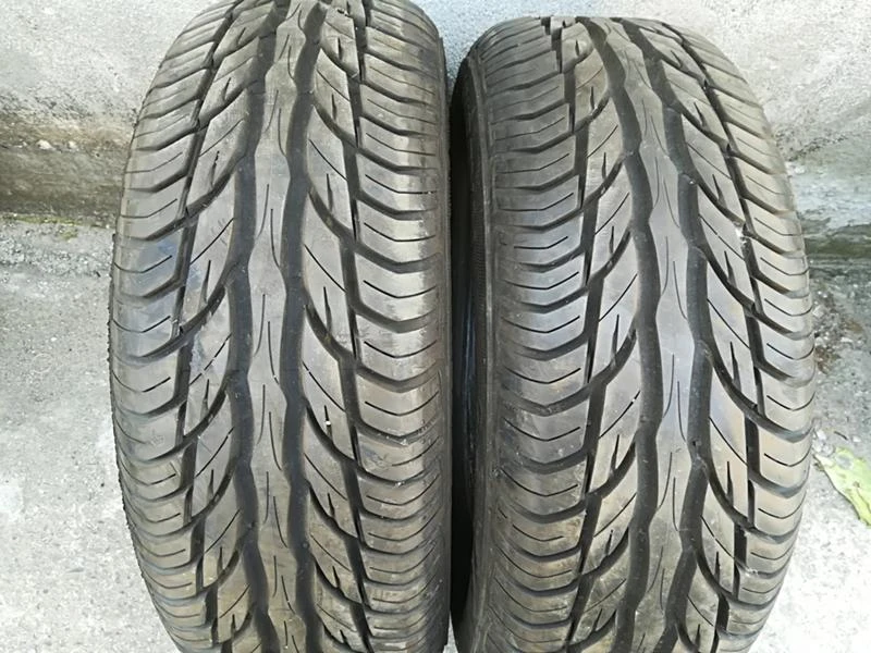 Гуми Летни 205/60R15, снимка 1 - Гуми и джанти - 21467172