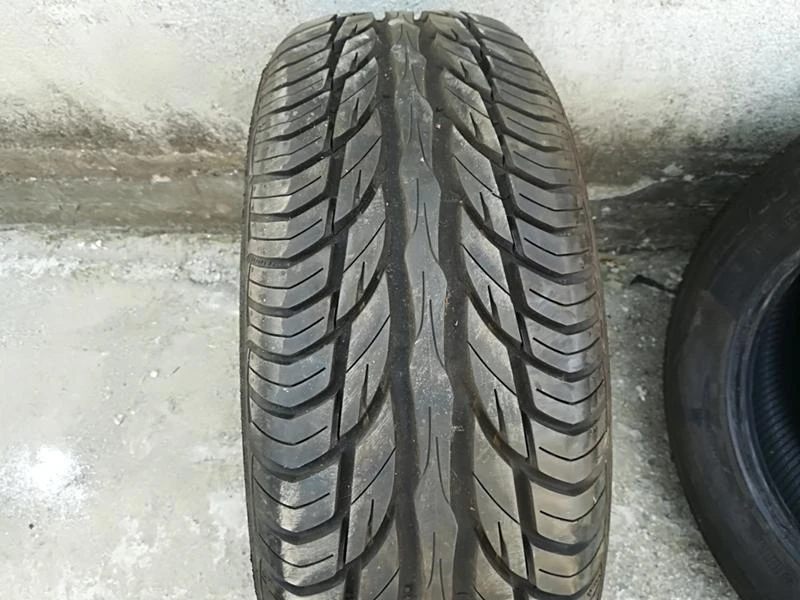 Гуми Летни 205/60R15, снимка 7 - Гуми и джанти - 21467172