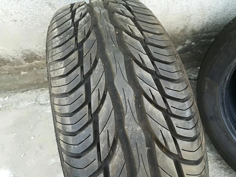 Гуми Летни 205/60R15, снимка 8 - Гуми и джанти - 21467172