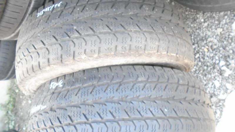 Гуми Зимни 205/65R16, снимка 2 - Гуми и джанти - 22370474