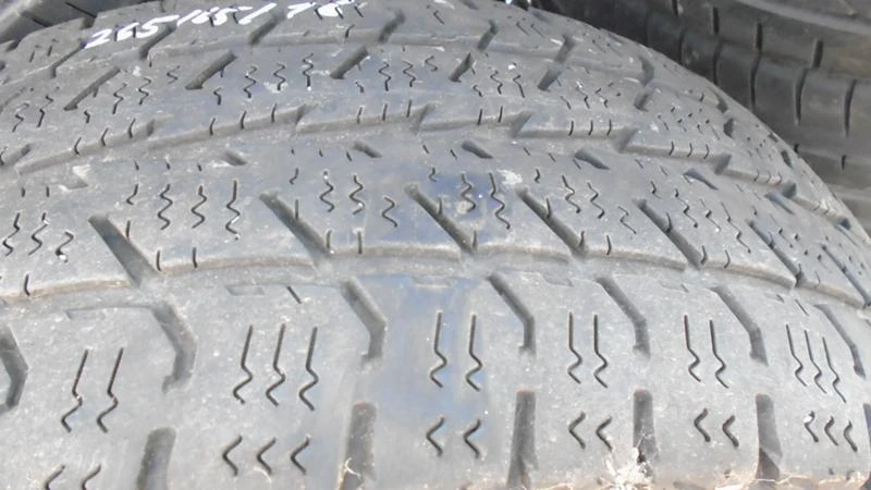 Гуми Зимни 205/65R16, снимка 3 - Гуми и джанти - 22370474