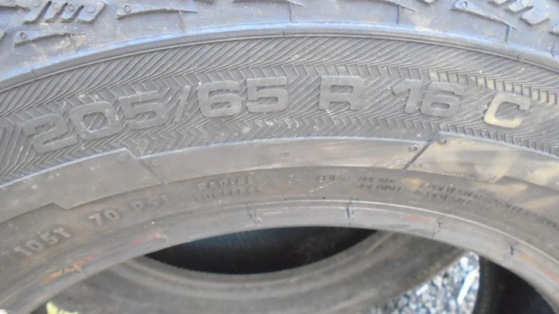 Гуми Зимни 205/65R16, снимка 5 - Гуми и джанти - 22370474