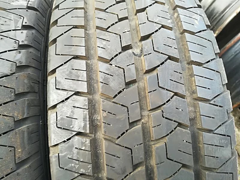 Гуми Летни 205/65R15, снимка 4 - Гуми и джанти - 24612969