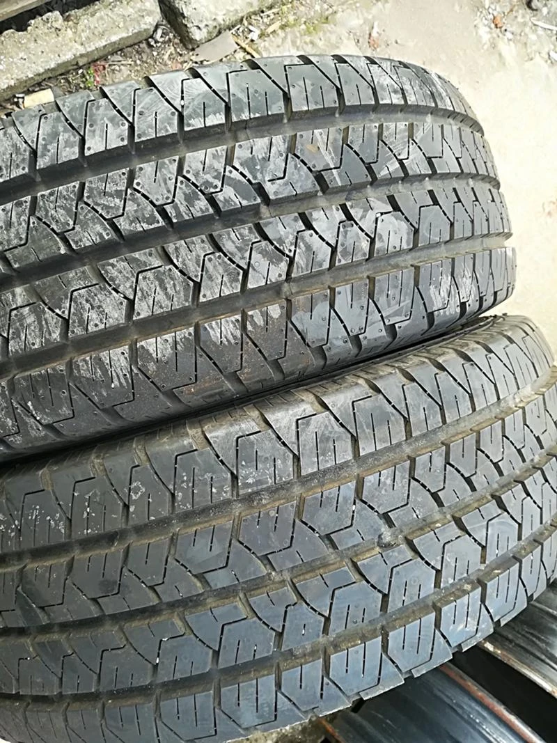 Гуми Летни 205/65R15, снимка 2 - Гуми и джанти - 24612969