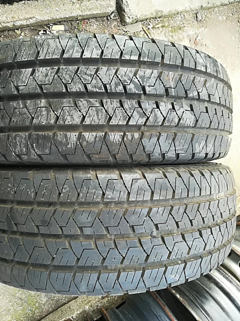 Гуми Летни 205/65R15, снимка 1 - Гуми и джанти - 24612969