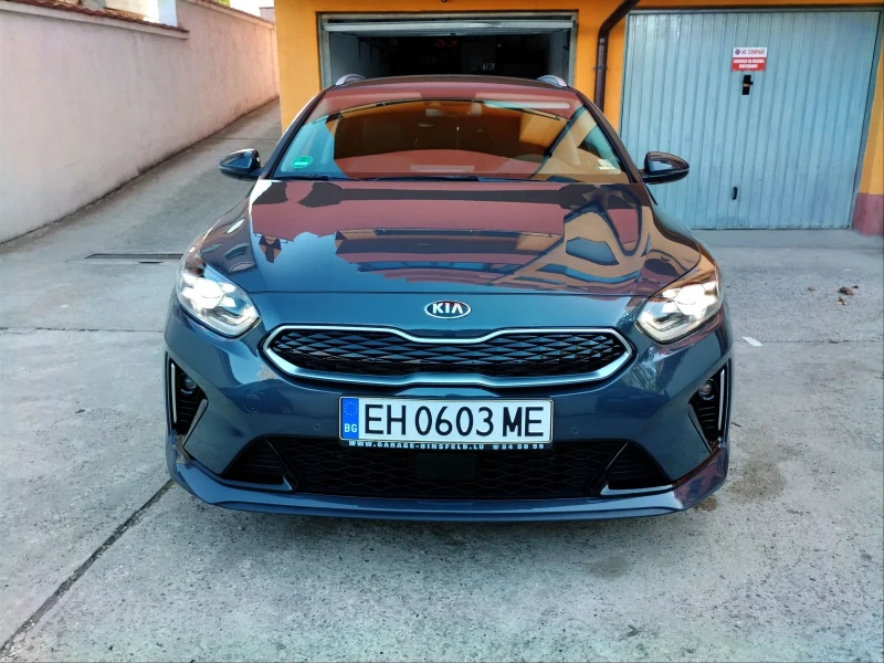 Kia Ceed Sportswagon Plug-in hybrid , снимка 2 - Автомобили и джипове - 47841933