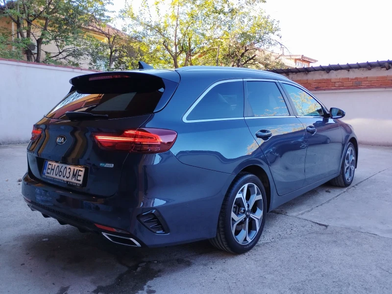 Kia Ceed Sportswagon Plug-in hybrid , снимка 4 - Автомобили и джипове - 47841933