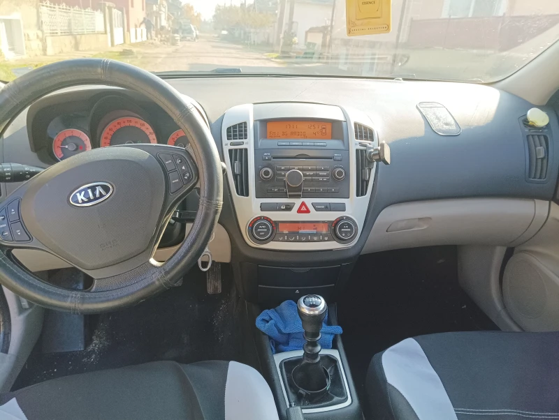 Kia Ceed, снимка 3 - Автомобили и джипове - 48660267