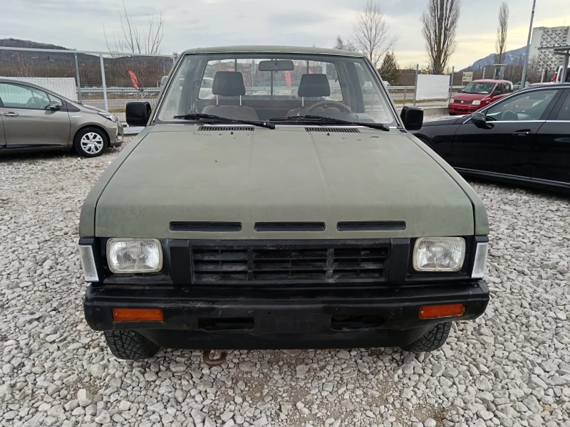 Nissan Pickup, снимка 1 - Автомобили и джипове - 48536583