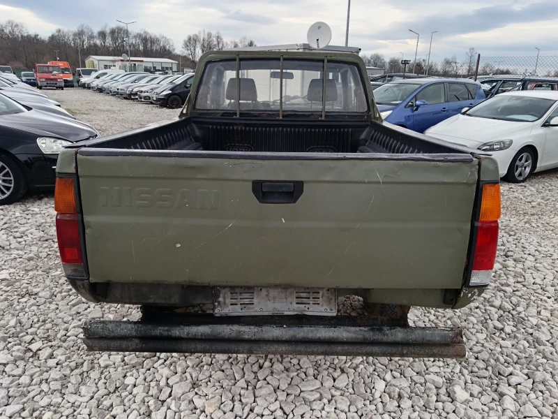 Nissan Pickup, снимка 5 - Автомобили и джипове - 48536583