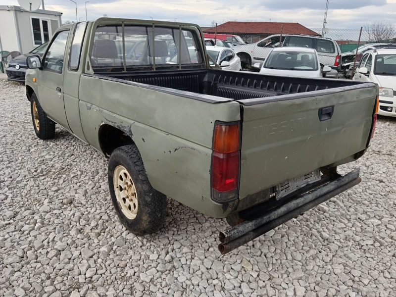 Nissan Pickup, снимка 4 - Автомобили и джипове - 48536583