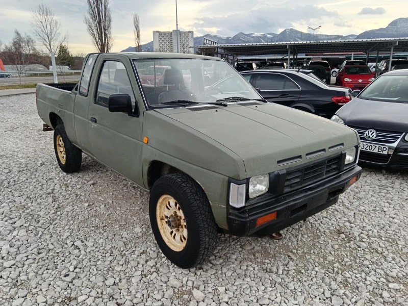 Nissan Pickup, снимка 8 - Автомобили и джипове - 48536583