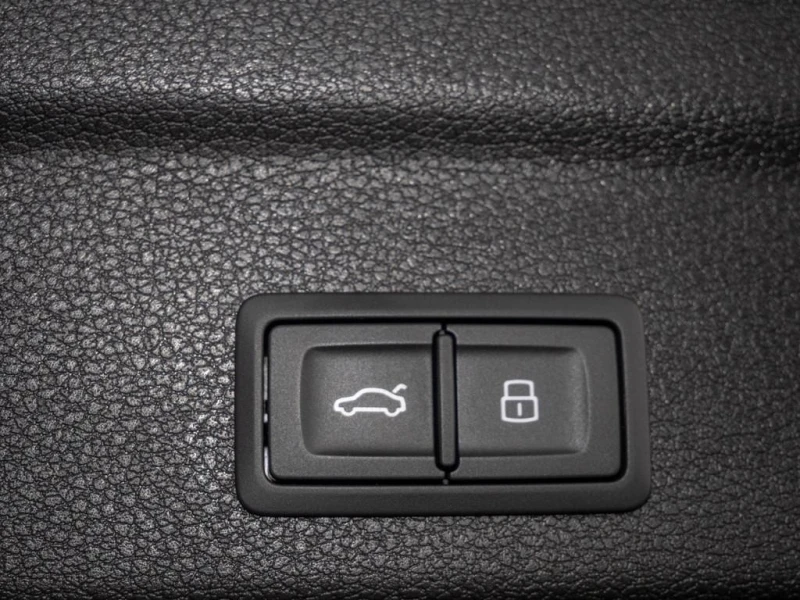 Audi RSQ3 QUATTRO SPORTBACK SONOS CAMERA MATRIX PANO, снимка 15 - Автомобили и джипове - 51694813