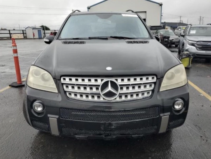 Mercedes-Benz ML 550 * * CARFAX * * АВТО КРЕДИТ * * , снимка 2 - Автомобили и джипове - 53226419