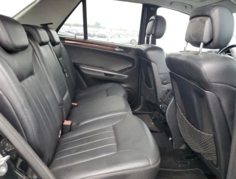 Mercedes-Benz ML 550 * * CARFAX * * АВТО КРЕДИТ * * , снимка 9 - Автомобили и джипове - 53226419